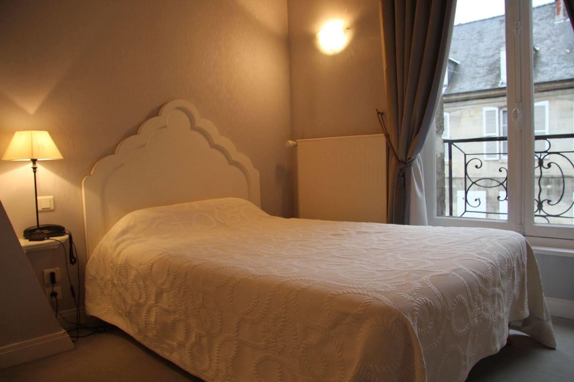 Hotel Le Regent Villers-Cotterêts Екстериор снимка