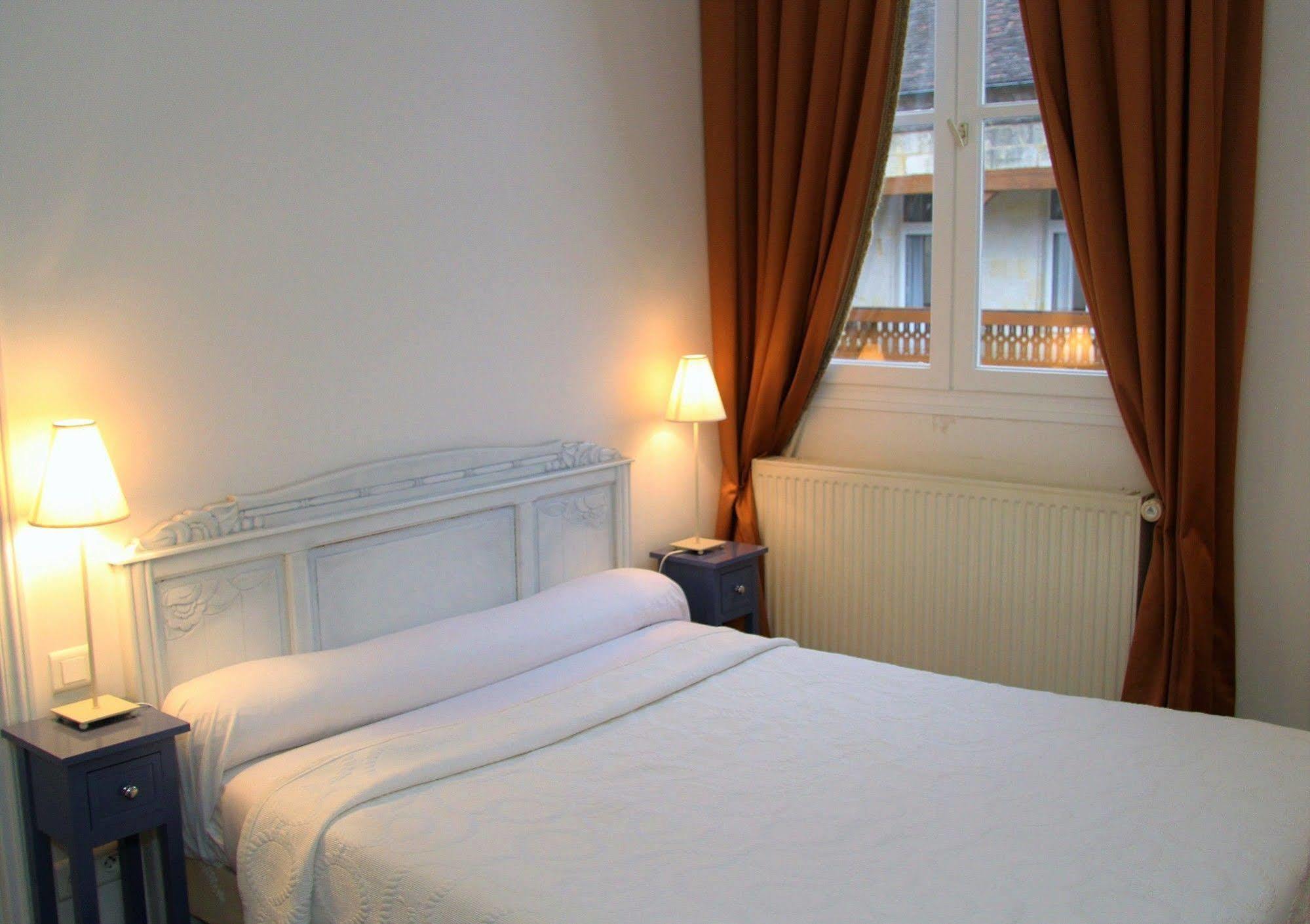 Hotel Le Regent Villers-Cotterêts Екстериор снимка