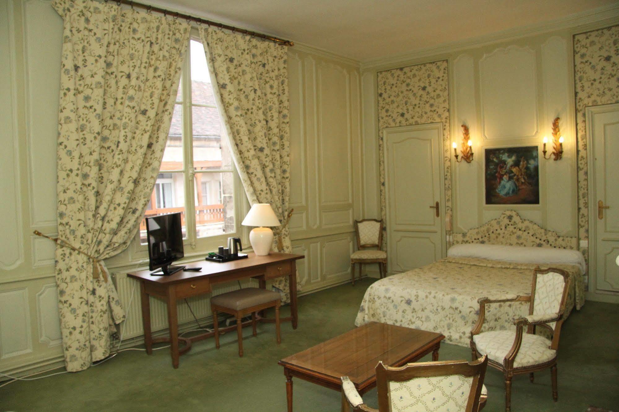 Hotel Le Regent Villers-Cotterêts Екстериор снимка