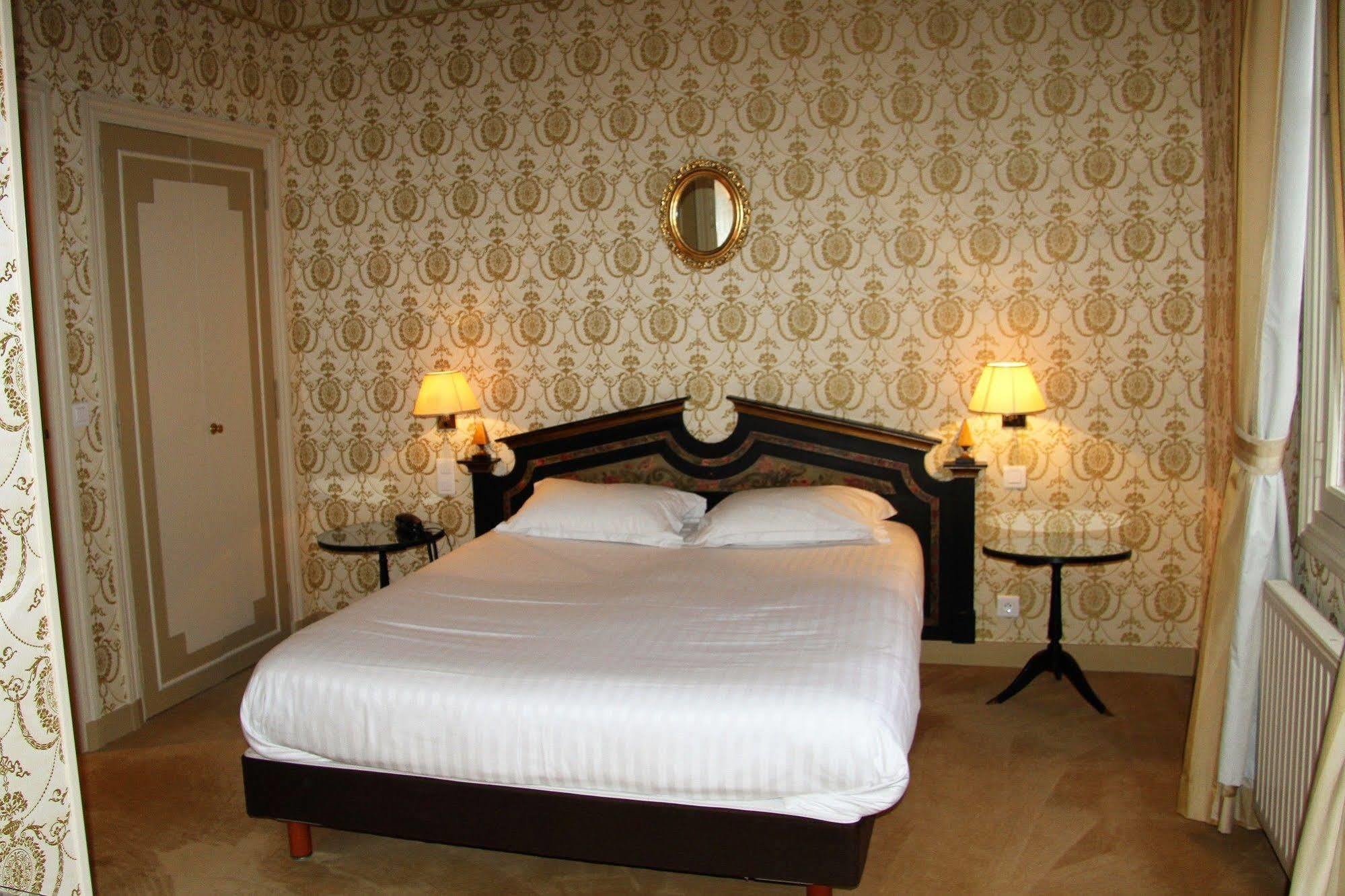 Hotel Le Regent Villers-Cotterêts Екстериор снимка
