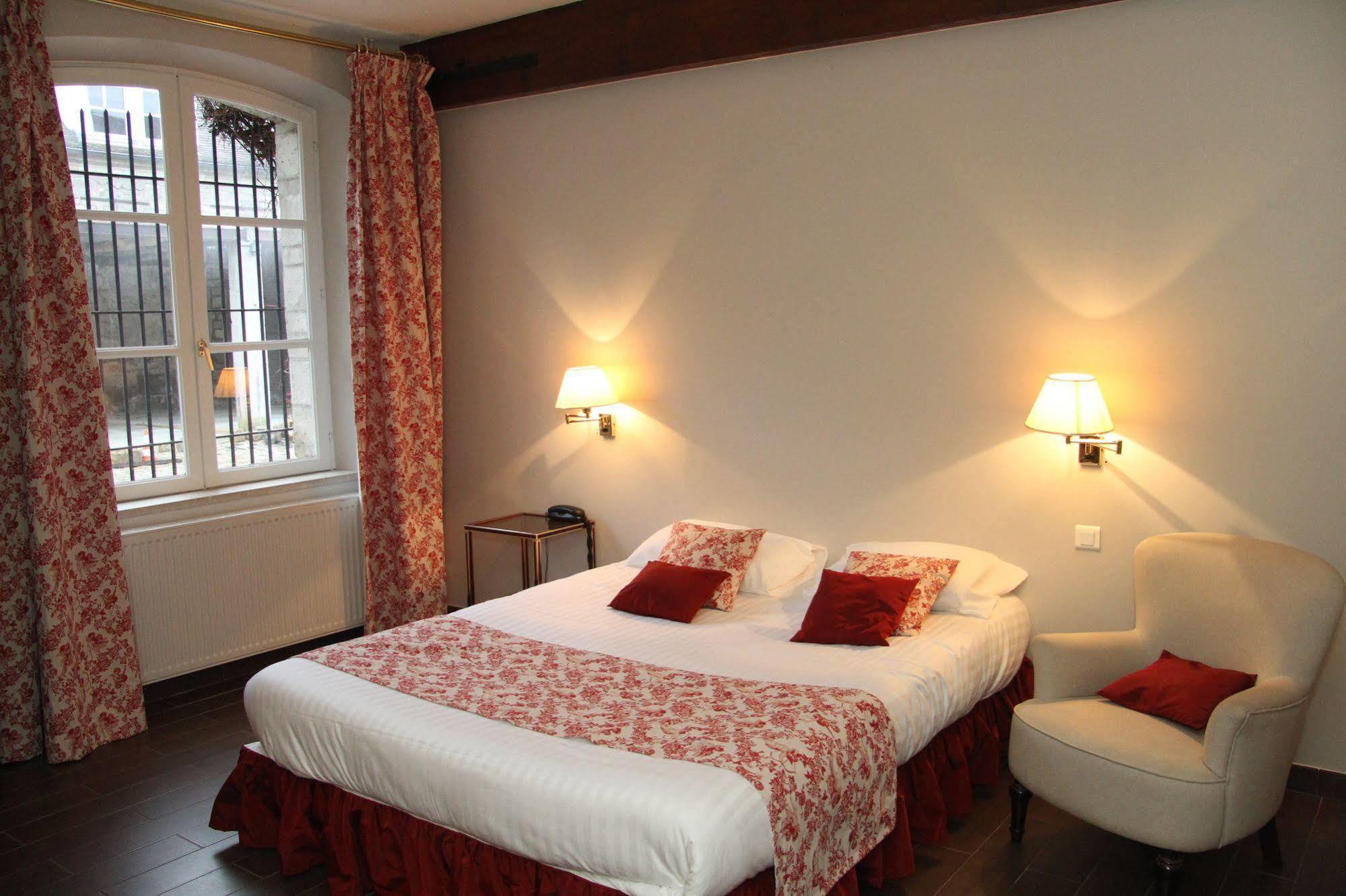 Hotel Le Regent Villers-Cotterêts Екстериор снимка