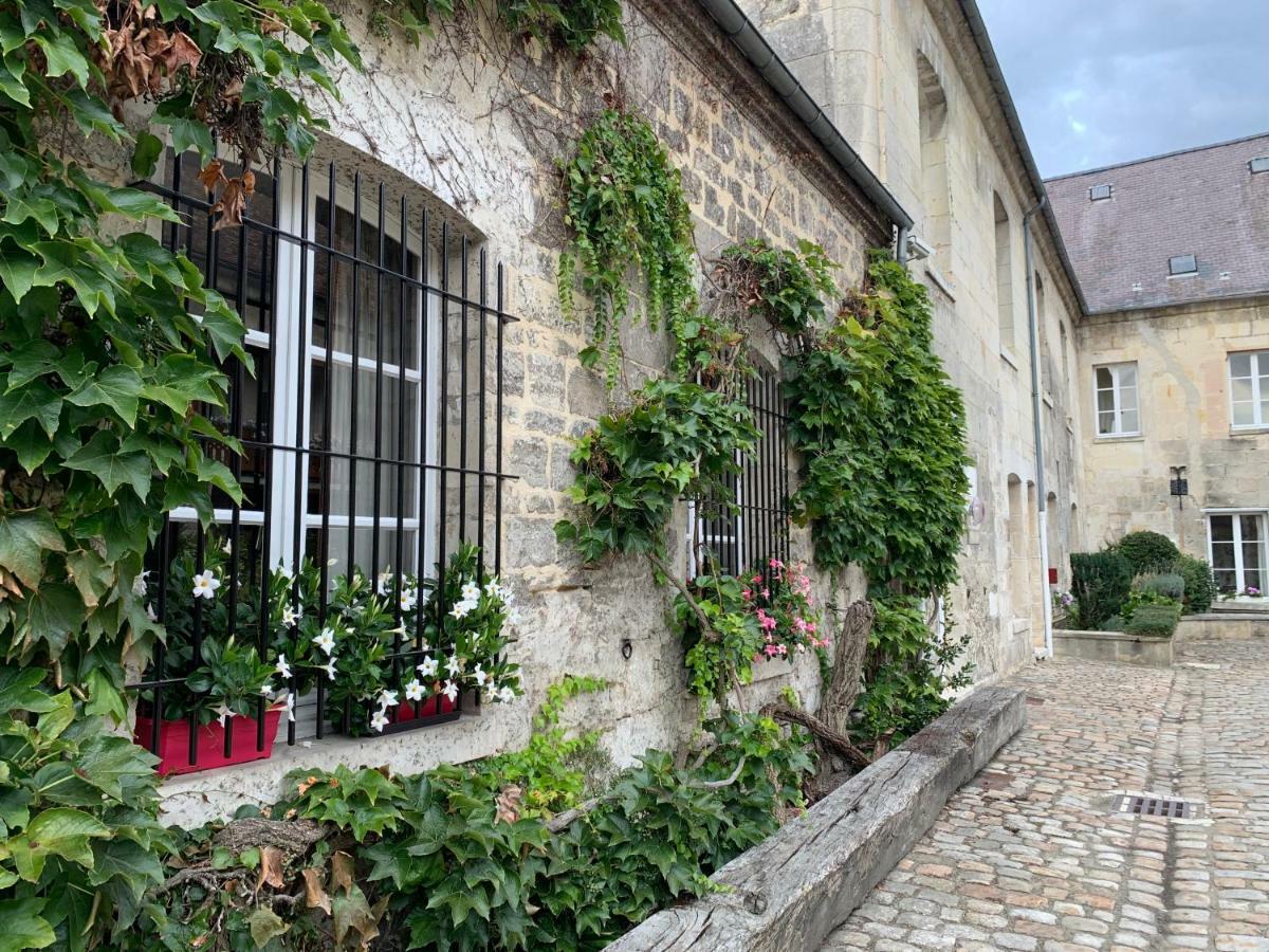 Hotel Le Regent Villers-Cotterêts Екстериор снимка
