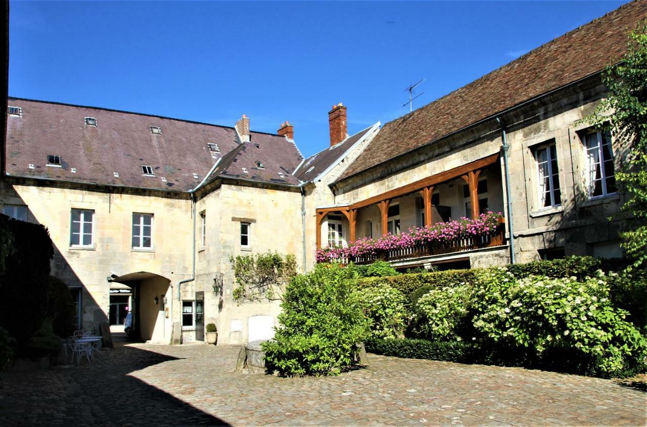 Hotel Le Regent Villers-Cotterêts Екстериор снимка