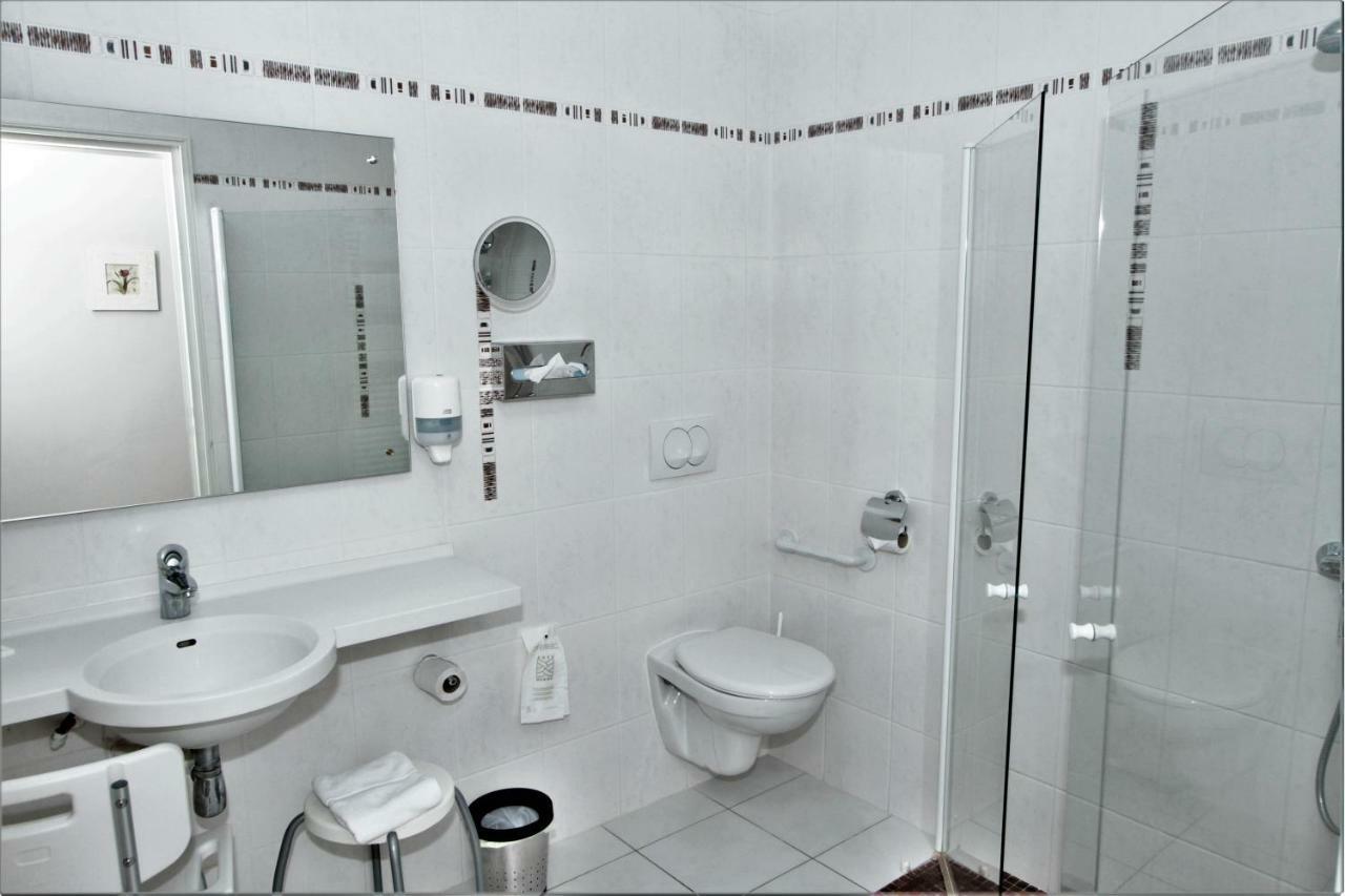 Hotel Le Regent Villers-Cotterêts Екстериор снимка