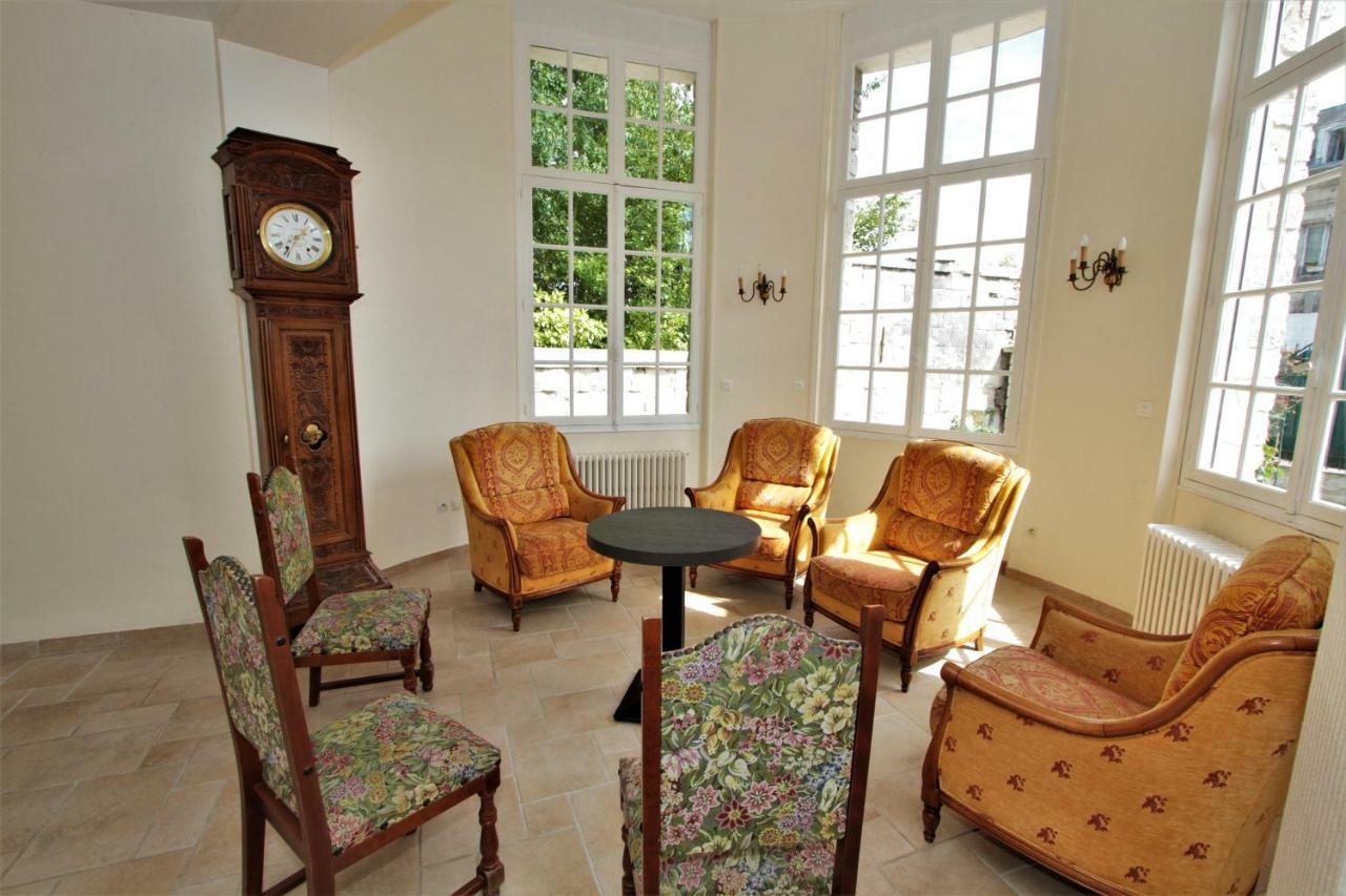 Hotel Le Regent Villers-Cotterêts Екстериор снимка